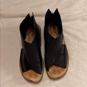 Born IWA Sandal Women 8M